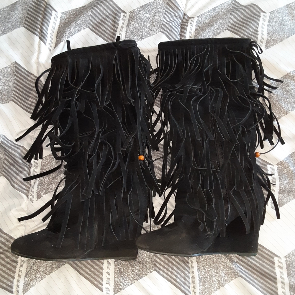 Fringe wedge heel boots